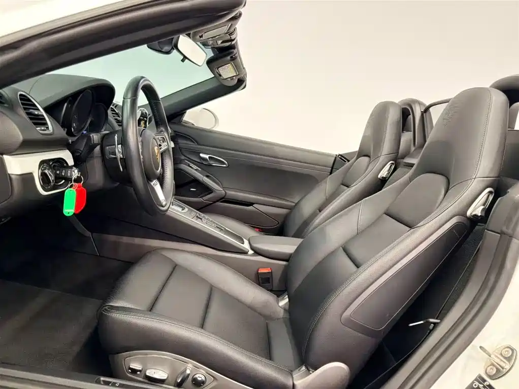 Photo 10 - Porsche 718