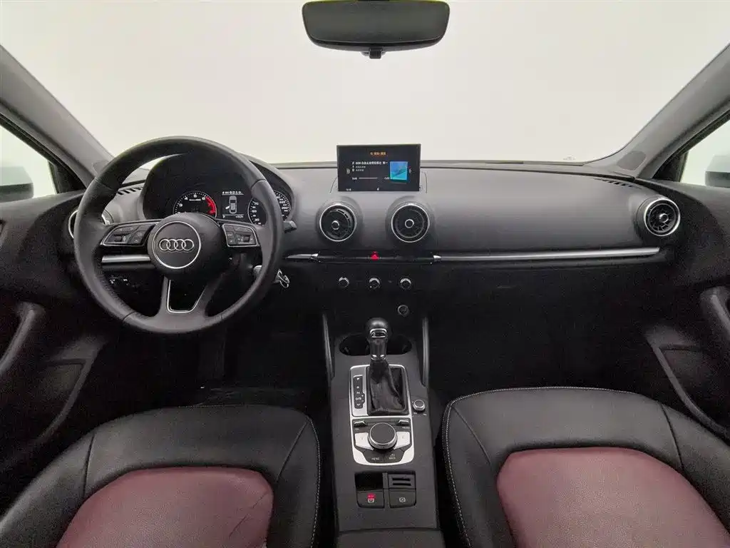 Audi A3 2018 30th Anniversary Limousine 35 TFSI Progressive фото 5