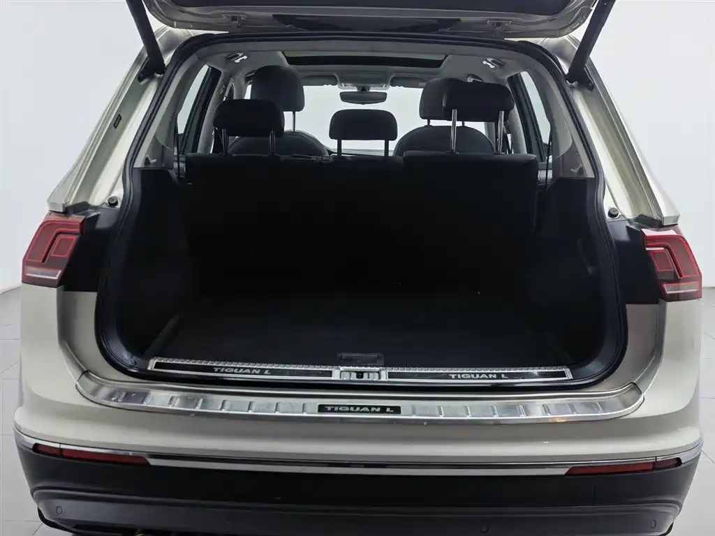 Volkswagen Tiguan L 2019 330TSI Auto 2WD Smart Luxury Edition China V фото 16