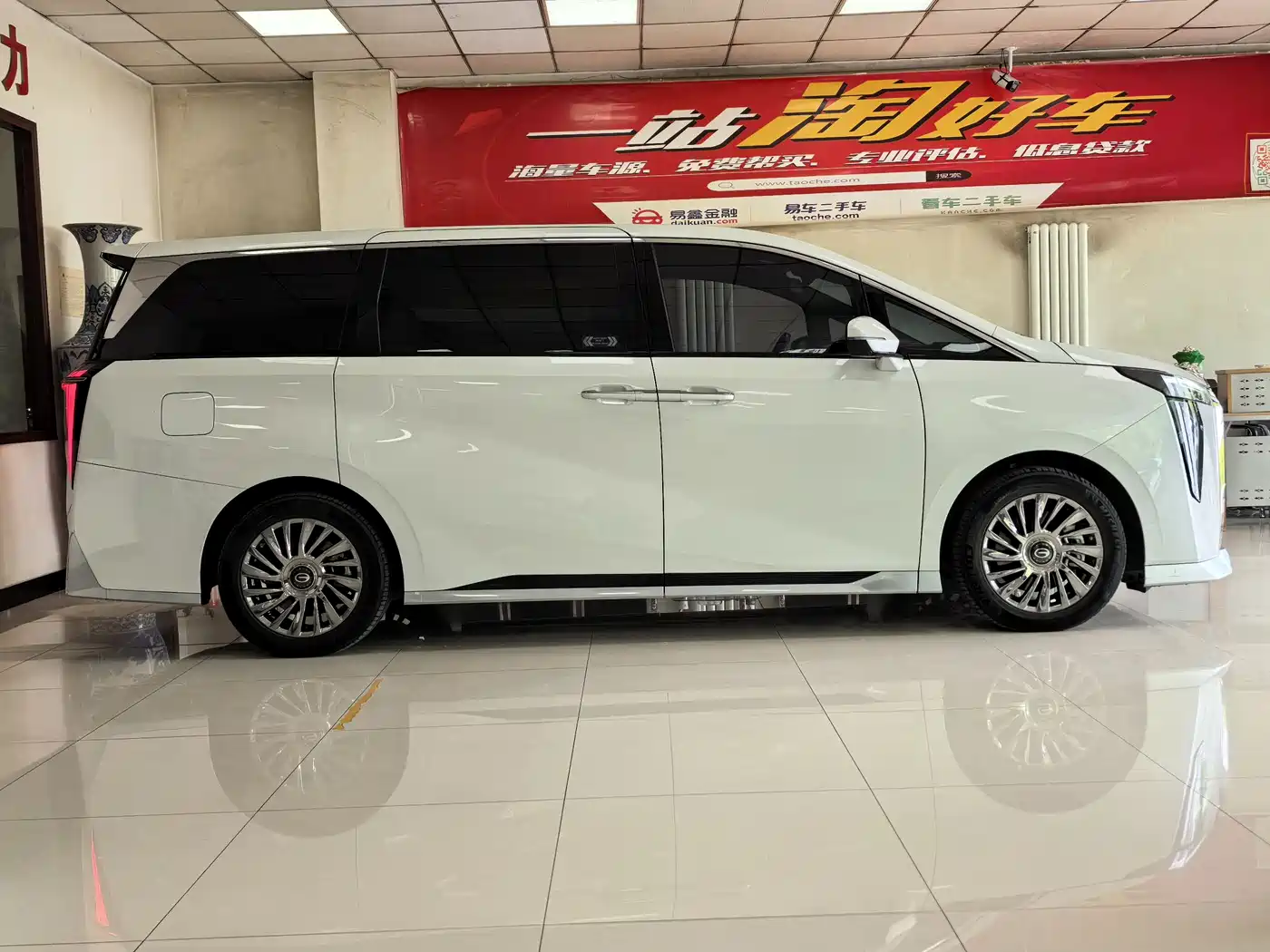 GAC Trumpchi Trumpchi M8 2023 Master Series Dual Hybrid Flagship Edition фото 4