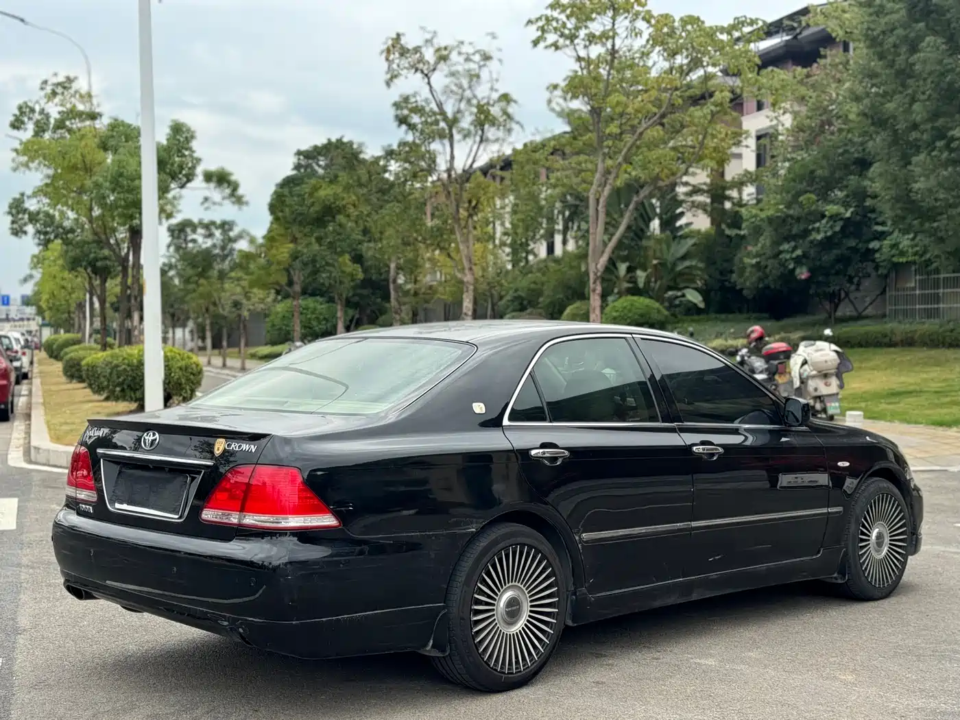 Toyota Crown 2005 Model 3.0L Royal Saloon фото 14