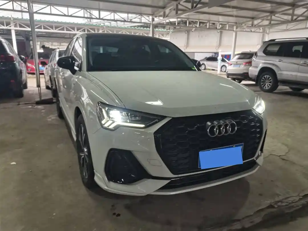 Audi Q3 Sportback 2022 40 TFSI Fashion фото 3