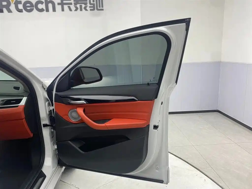 BMW X2 2023 sDrive25i M Sport Shadow Edition фото 25