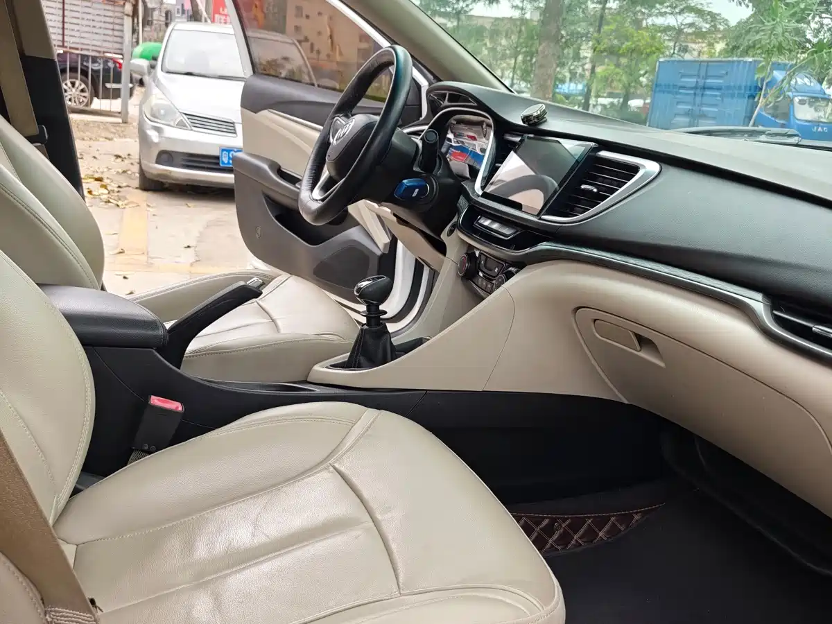 Buick Excelle 2018 15T Manual Elite (China V) фото 12