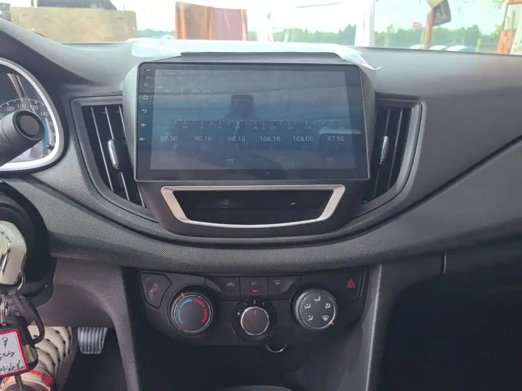 Chevrolet Cavalier 2016 1.5L Manual Enjoyment Edition фото 13