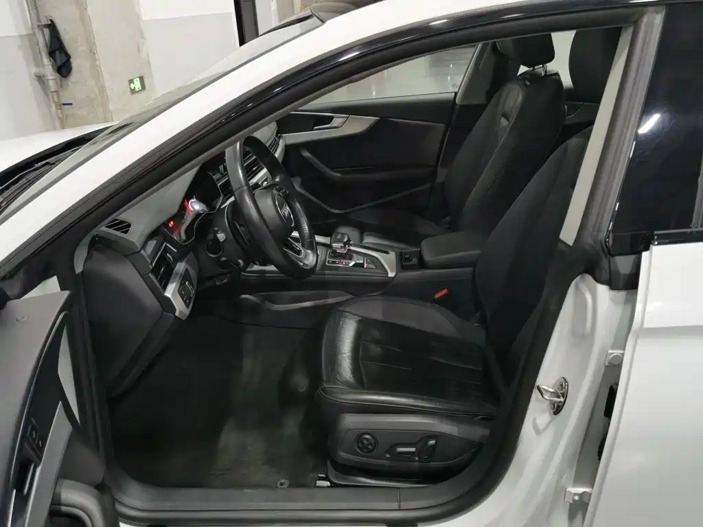 Фото 10 - Audi A5 (Import)