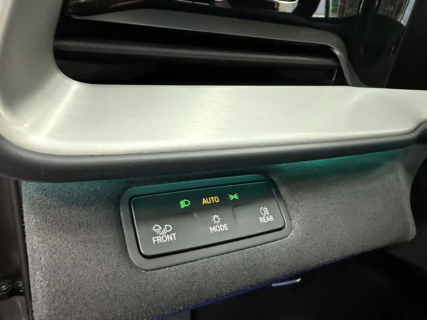 Volkswagen Teramont 2025 Teramont Pro 450TSI 4WD Summit Edition фото 13