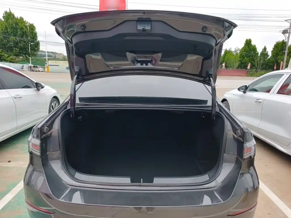Volkswagen Sagitar 2026 2025 300TSI DSG Mid-range Edition