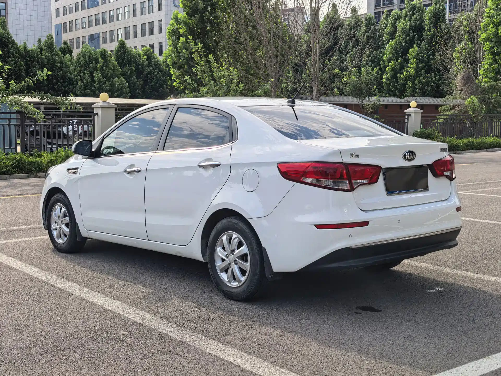 Photo 5 - Kia K2