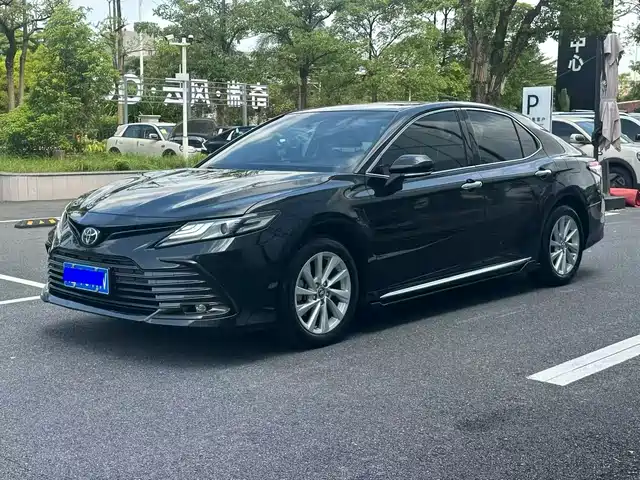 Toyota Camry 2.0G, Люкс