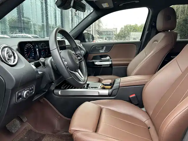Mercedes-Benz GLB 2023 GLB 220 4MATIC — фото 5