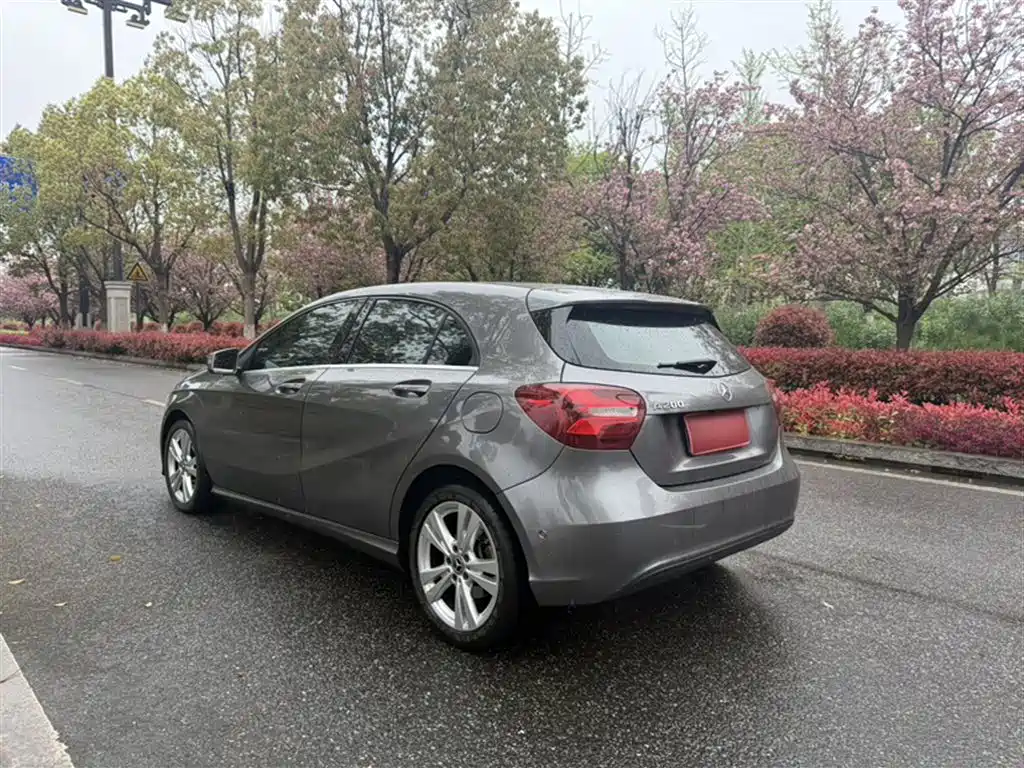 Mercedes-Benz A-Class (Import) 2017 Facelift A 200 Dynamic фото 21