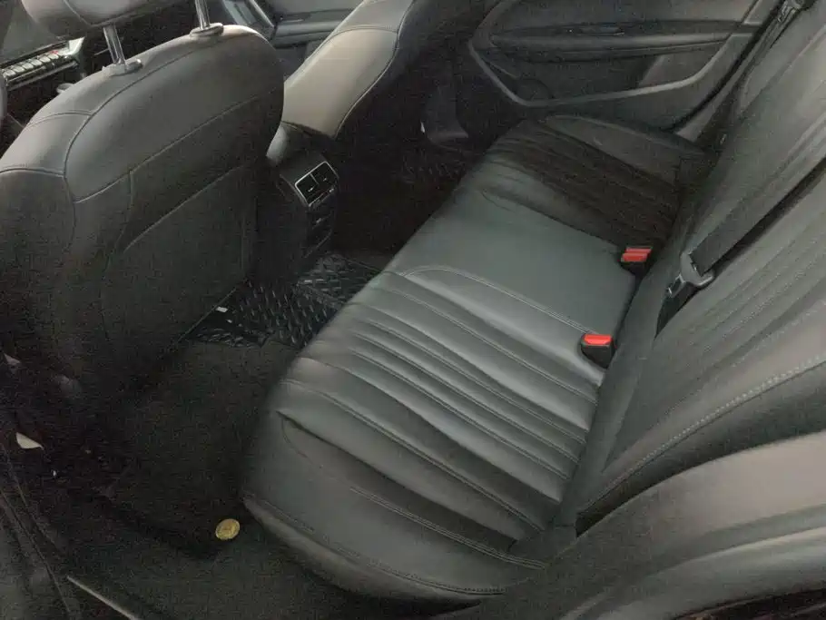 Peugeot 408 2023 2022 1.6T Light Chaser Edition