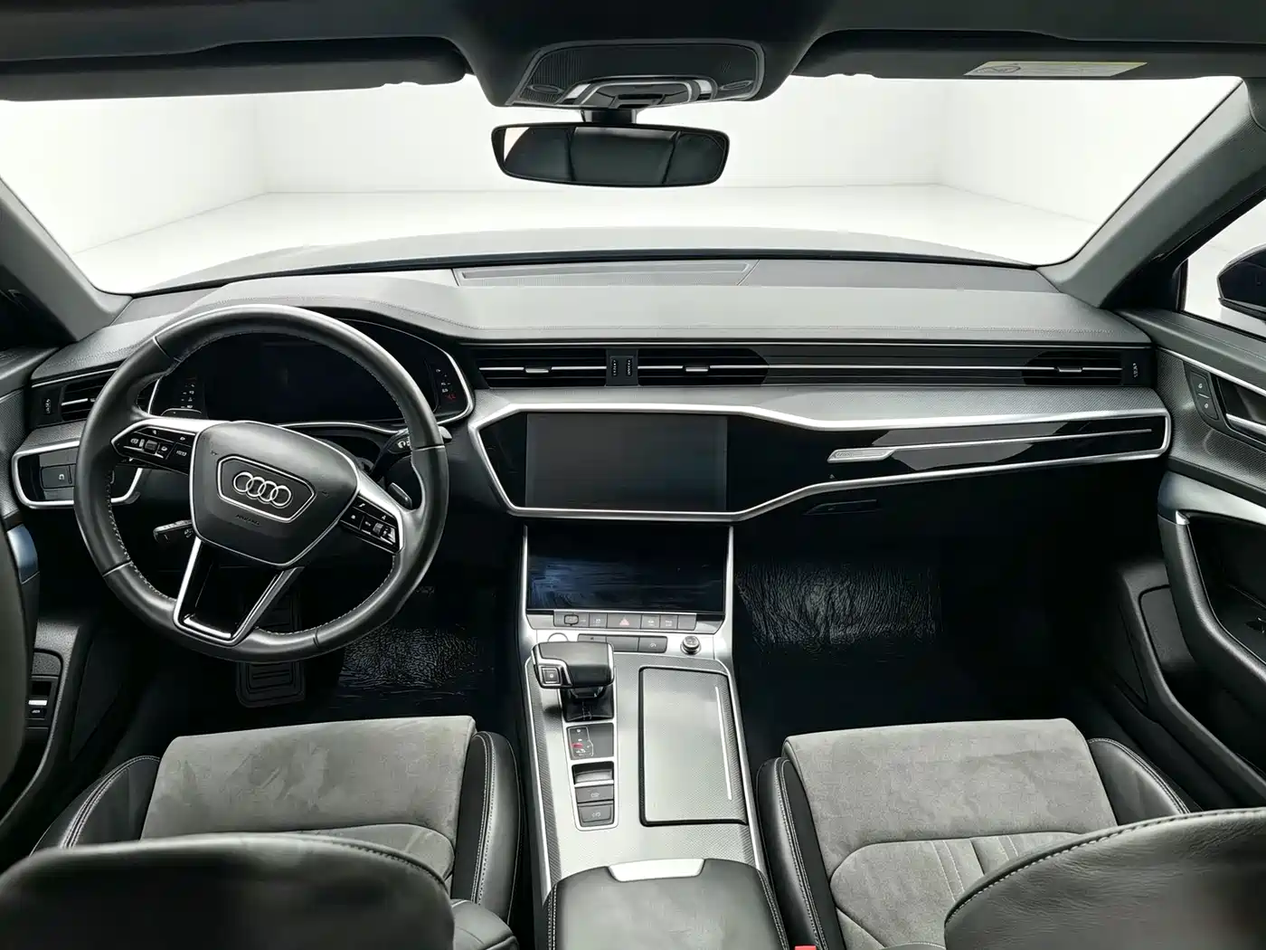 Фото 7 - Audi A6L