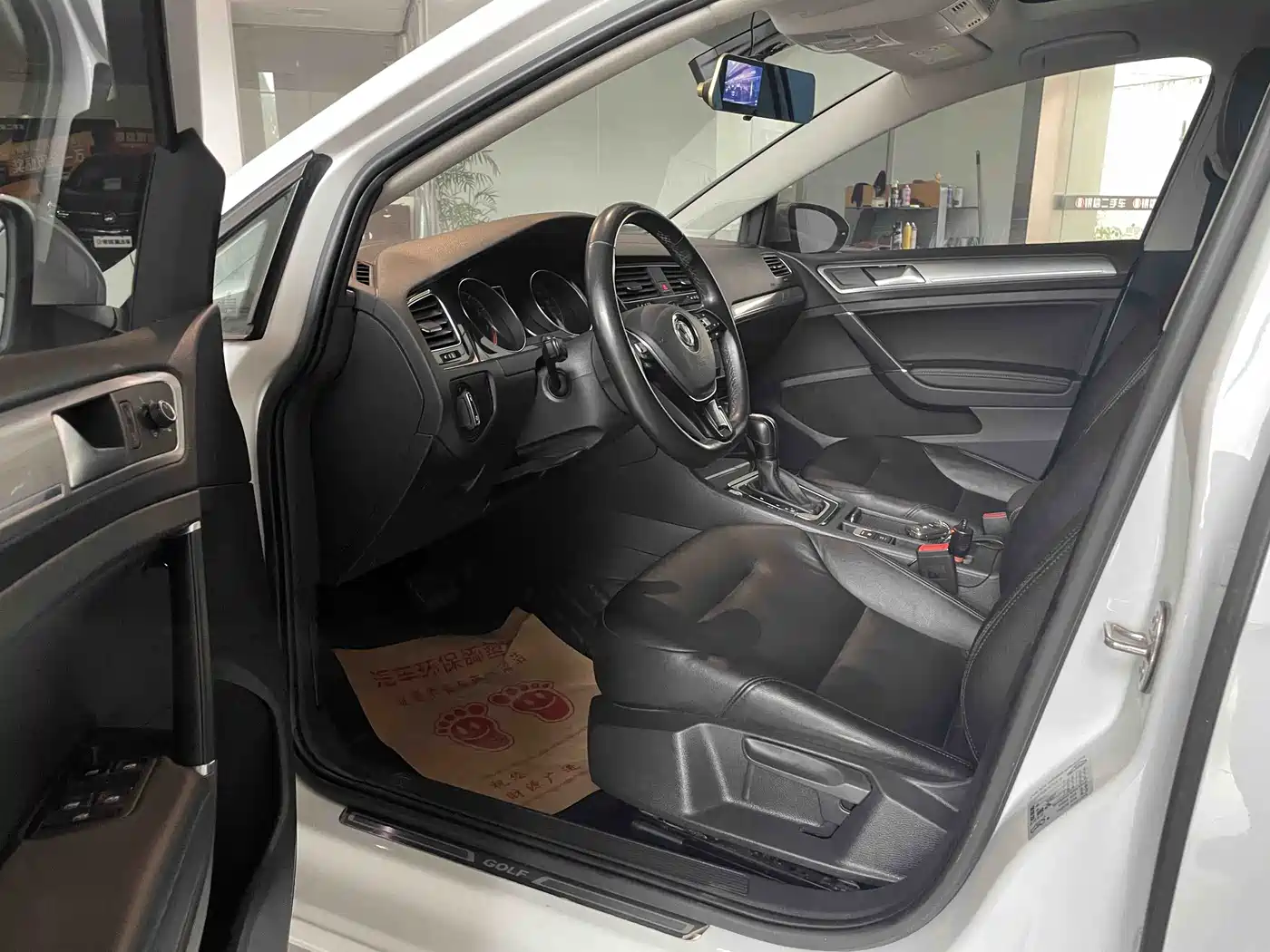 Volkswagen Golf 2020 Beloved Edition 280TSI DSG Comfort фото 9