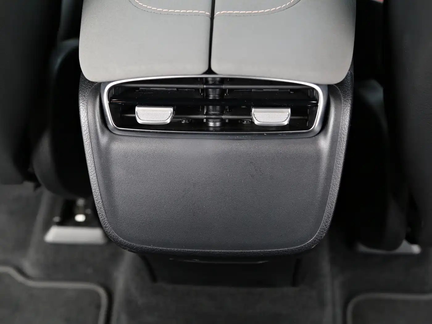 Mercedes-Benz EQS SUV 2023 450+ фото 19