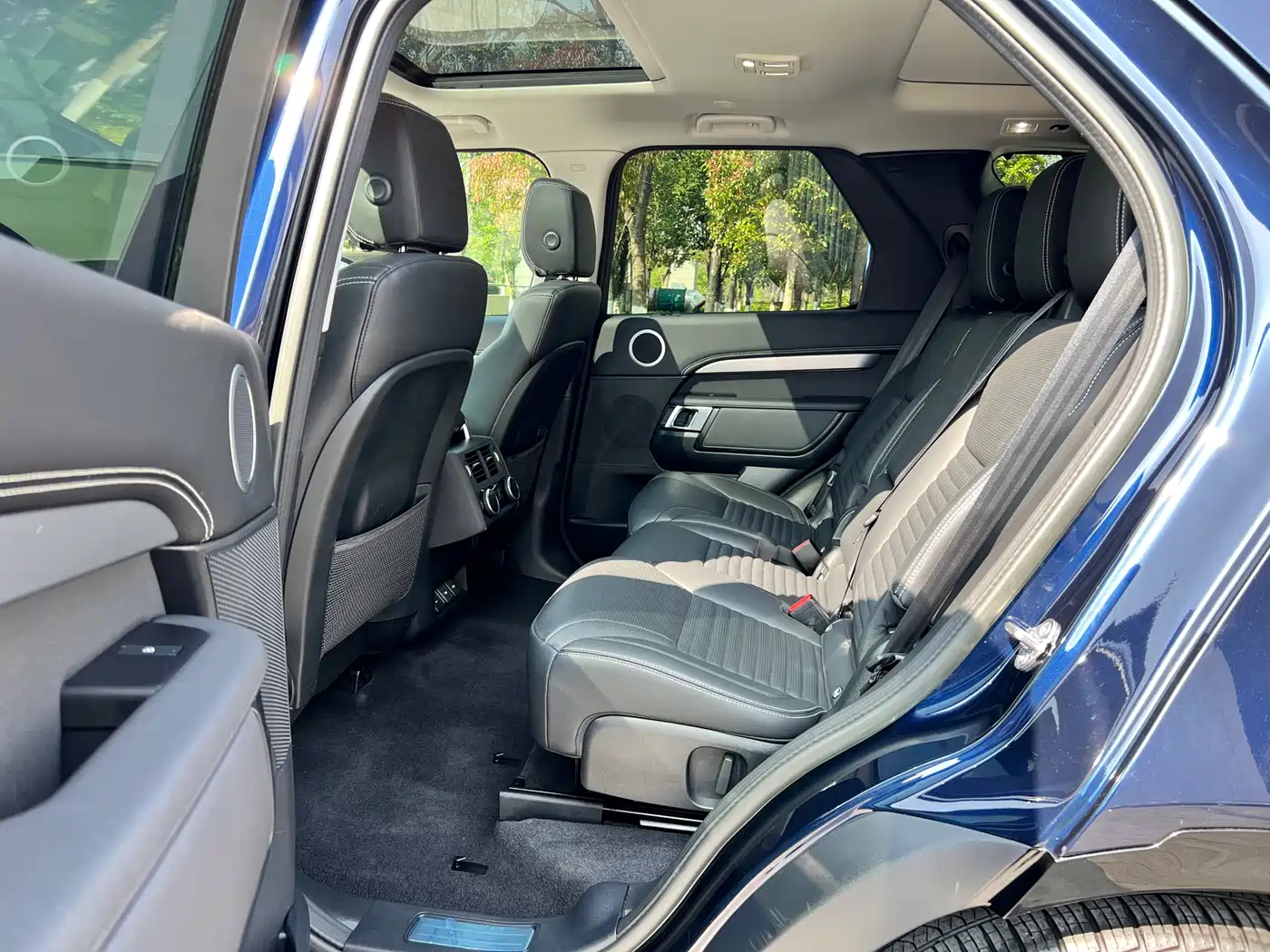 Land Rover Discovery 2023 Facelift 360PS R-Dynamic S фото 8