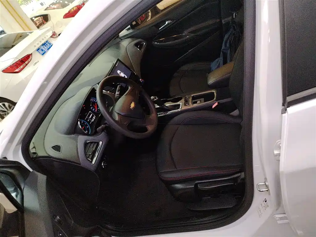 Chevrolet Cruze 2017 1.5L Automatic Pioneer Sunroof фото 15