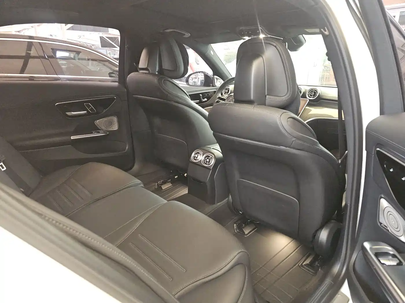 Mercedes-Benz C-Class 2023 C 260 L Night Edition Sport фото 9