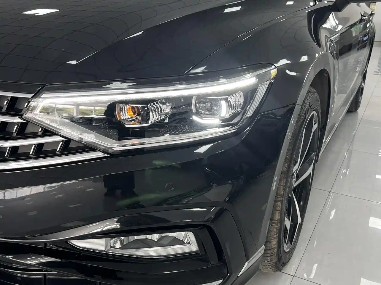 Volkswagen Magotan 2023 2 Million Units Anniversary Edition 330TSI DSG Leading Type фото 6