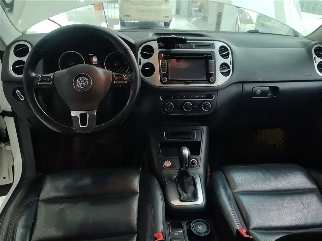 Volkswagen Tiguan 2015 1.8TSI Automatic 2WD Highline фото 10