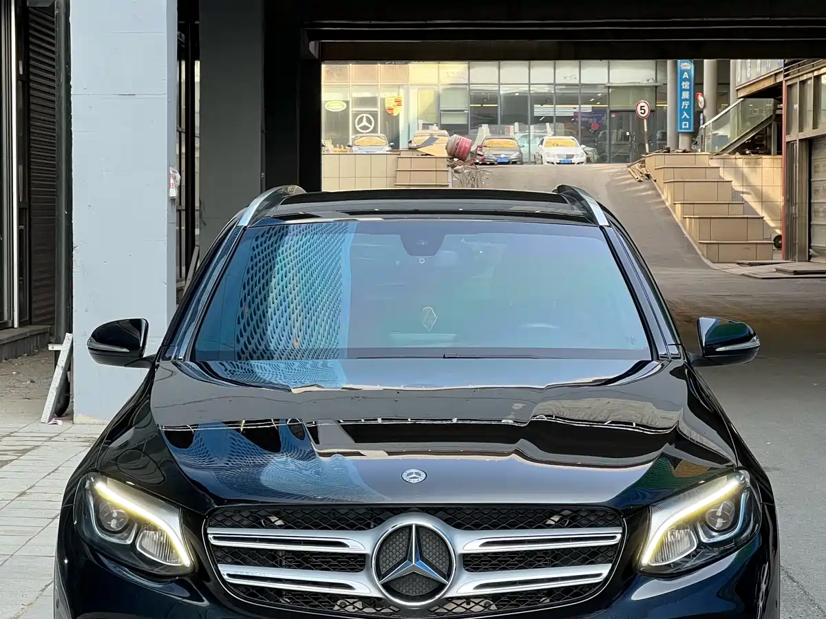 Mercedes-Benz GLC 2017 GLC 260 4MATIC Luxury фото 2