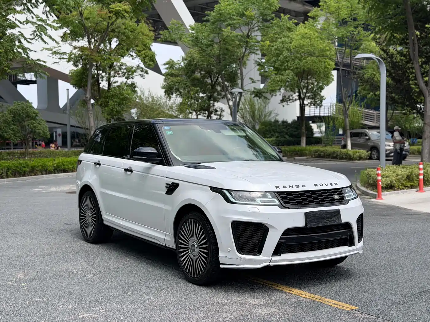 Land Rover Range Rover Sport 2014 3.0 SC V6 HSE фото 2