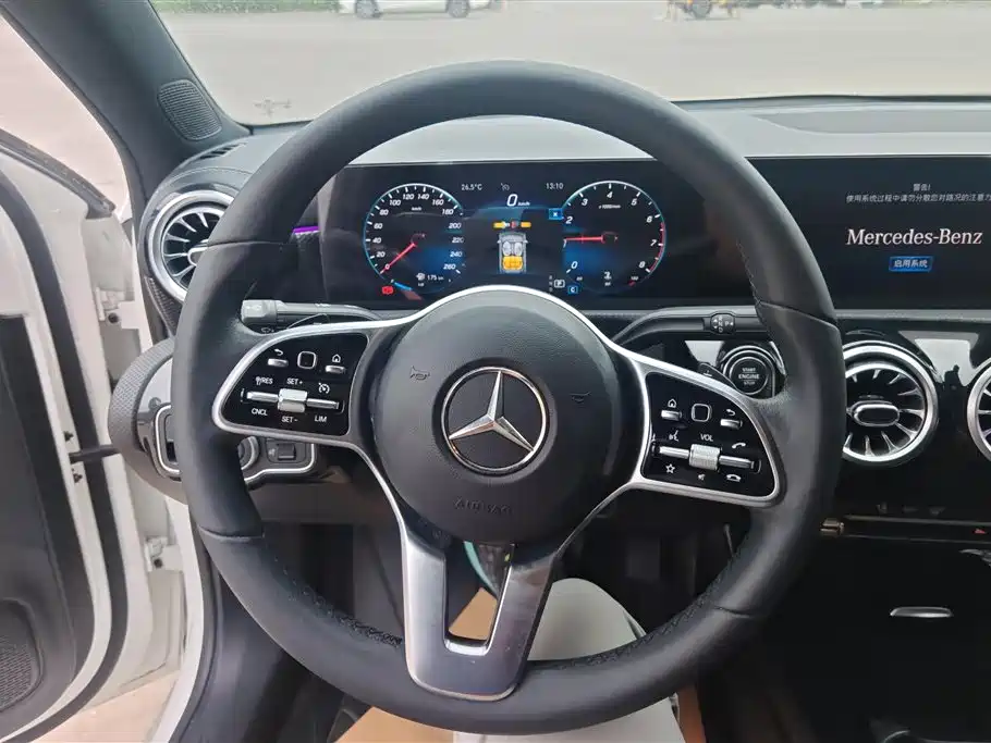 Mercedes-Benz A-Class 2022 A 200 L Sport Sedan Dynamic фото 15