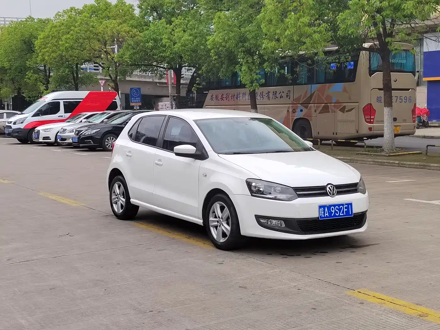 Volkswagen Polo 2013 1.4L Automatic Comfort Edition фото 3