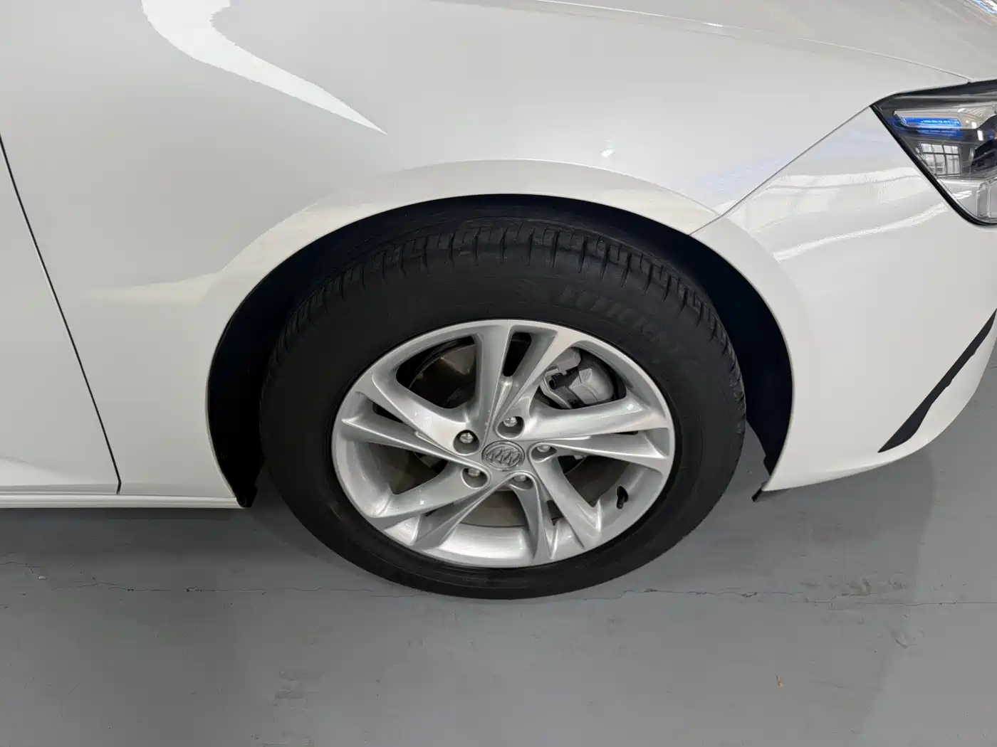 BUICK REGAL