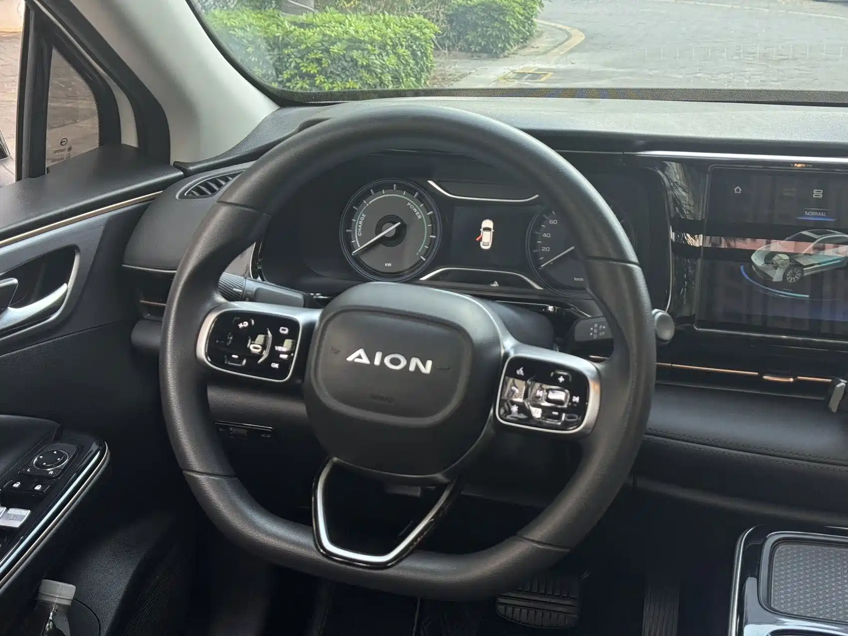 Фото 7 - Aion S Plus