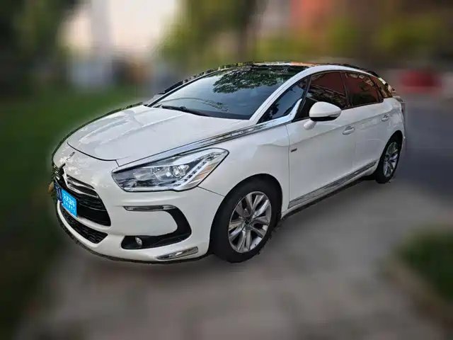  DS DS 5 2013 1.6T Luxury THP200