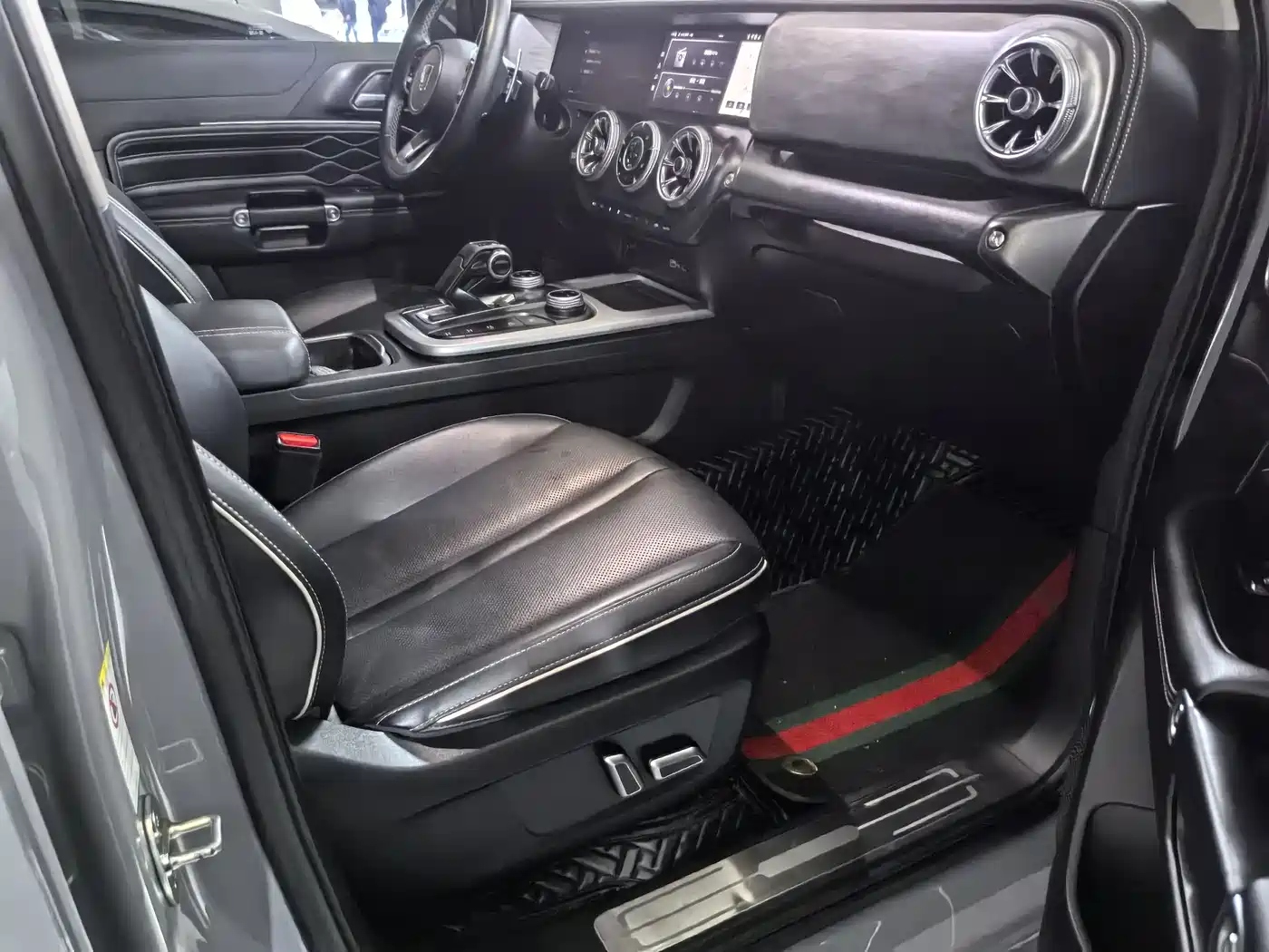 Tank 300 2023 Off-Road Edition 2.0T Conqueror фото 11