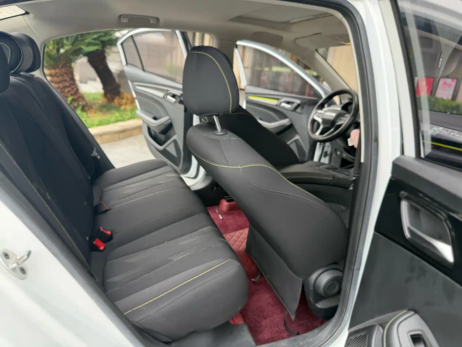 Фото 5 - Roewe i5