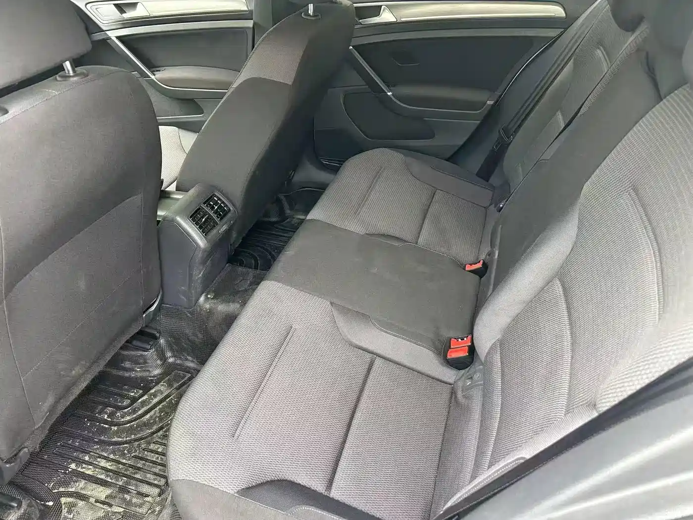 Volkswagen Golf 2016 1.6L Automatic Comfort фото 5