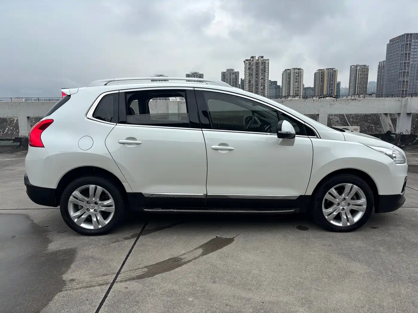 Peugeot 3008 2013 1.6THP Roland Garros Edition фото 13