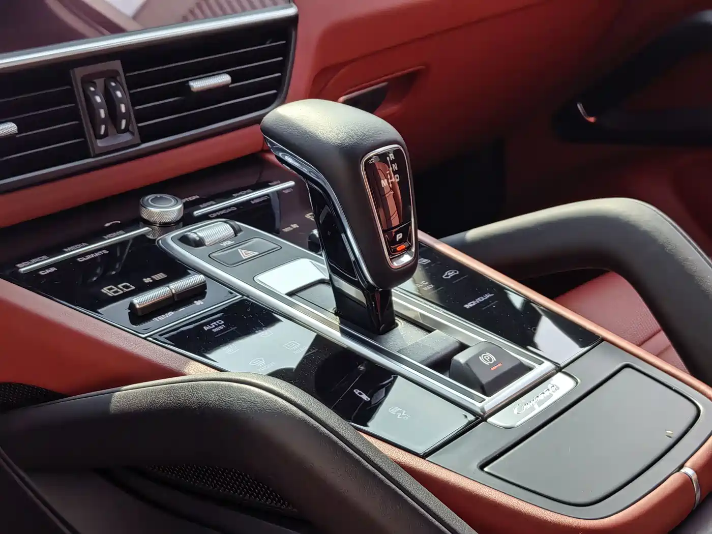 Porsche Cayenne New Energy 2021 Cayenne E-Hybrid 2.0T фото 13