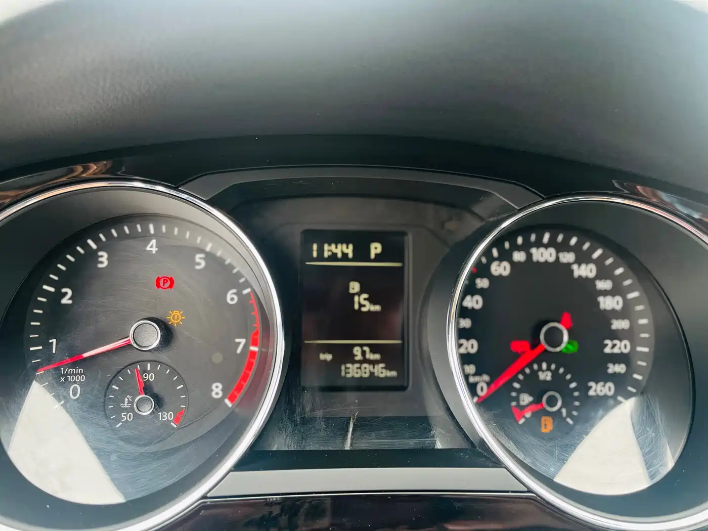 Volkswagen Sagitar 2015 230TSI Automatic Comfort фото 9