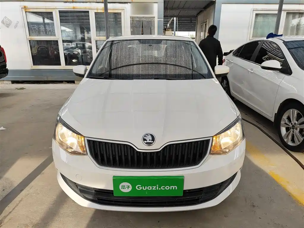 Škoda Fabia 2017 1.4L Auto Car Enjoy Edition фото 3