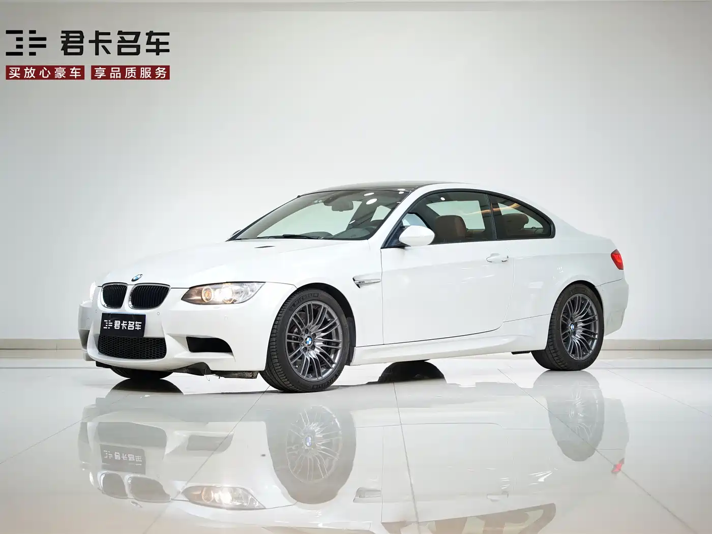 BMW M3 2011 M3 Coupe Carbon Fiber Roof Edition фото 2