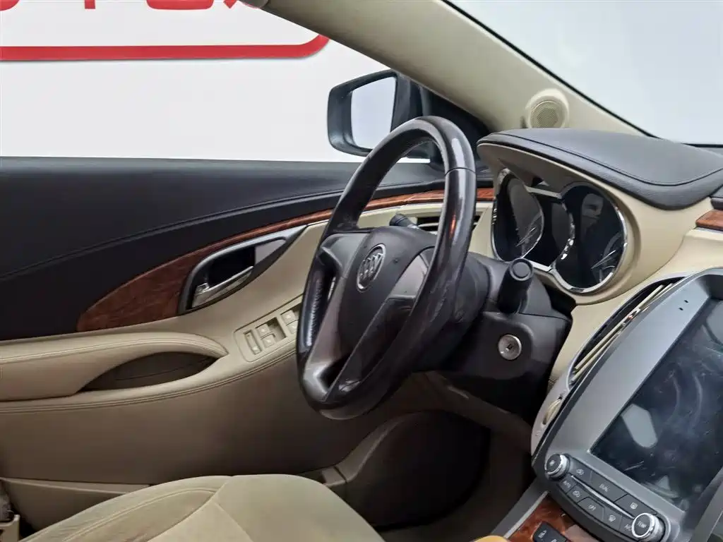 Buick LaCrosse 2011 Model 2.4L SIDI Comfort Sunroof Edition фото 22
