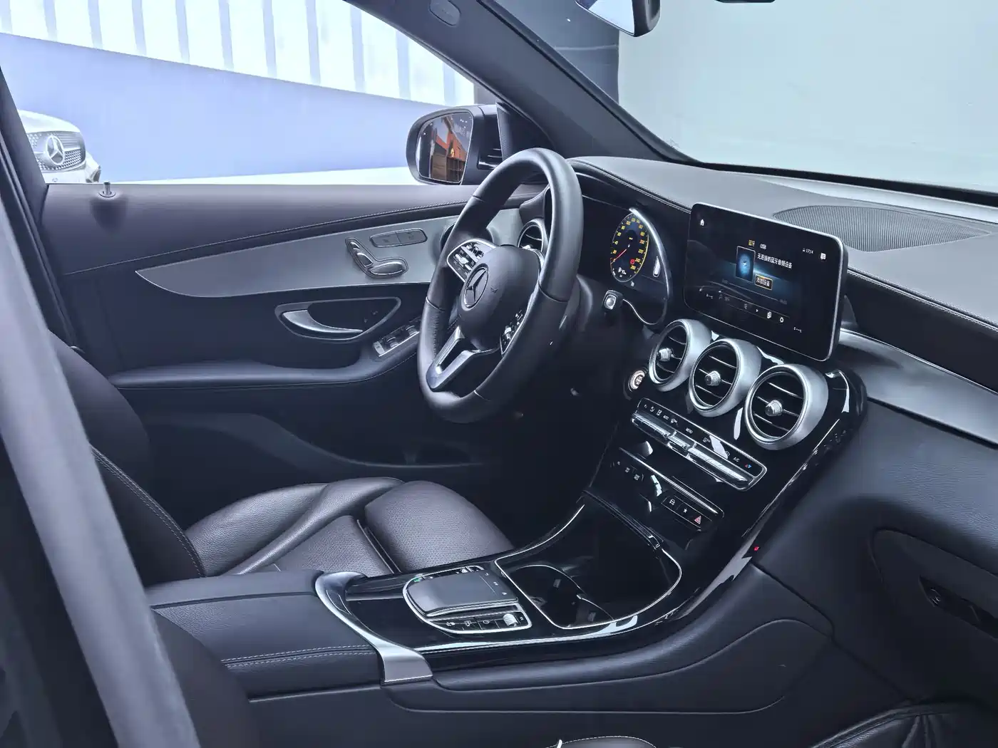 Mercedes-Benz GLC 2022 Model GLC 260 L 4MATIC Dynamic Edition фото 13