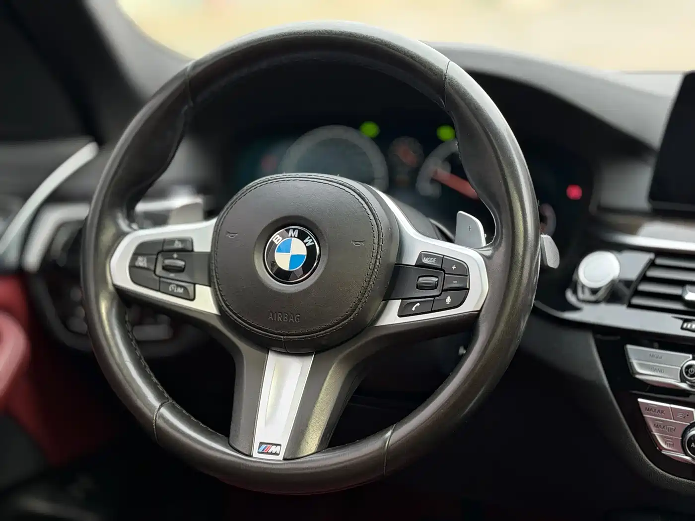 BMW 5 Series 2019 530Li Leading M Sport Package фото 12