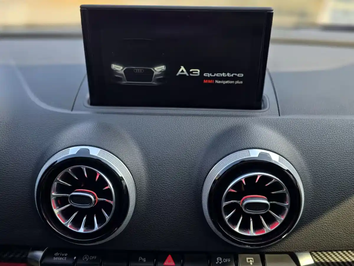 Audi S3 2015 S3 2.0T Limousine фото 17