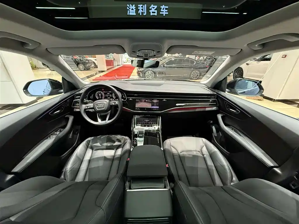 Audi Q8 2024 55 TFSI Luxury Sport фото 23