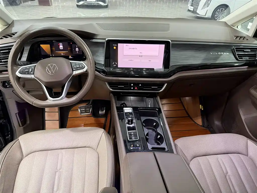 Volkswagen Viloran 2022 380TSI Premium Edition фото 8