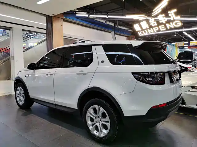 Land Rover Discovery Sport 2021 200PS Family Edition — фото 3