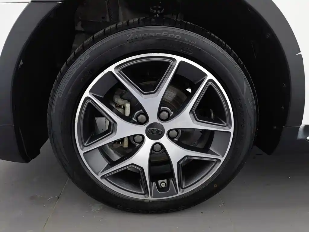 Фото 17 - Geely Vision S1
