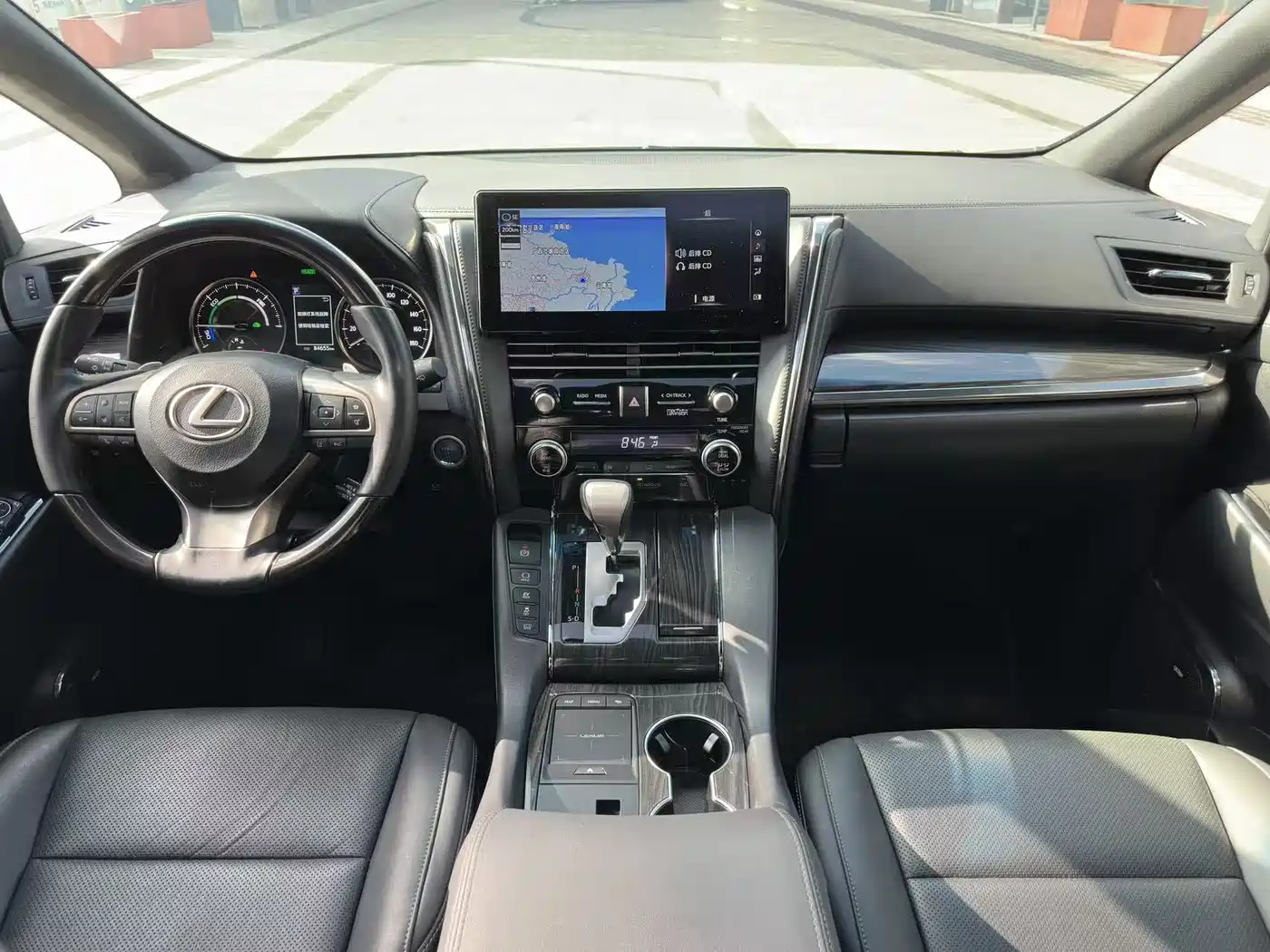 Lexus LM 2020 300h 4-Seat Imperial Edition фото 14