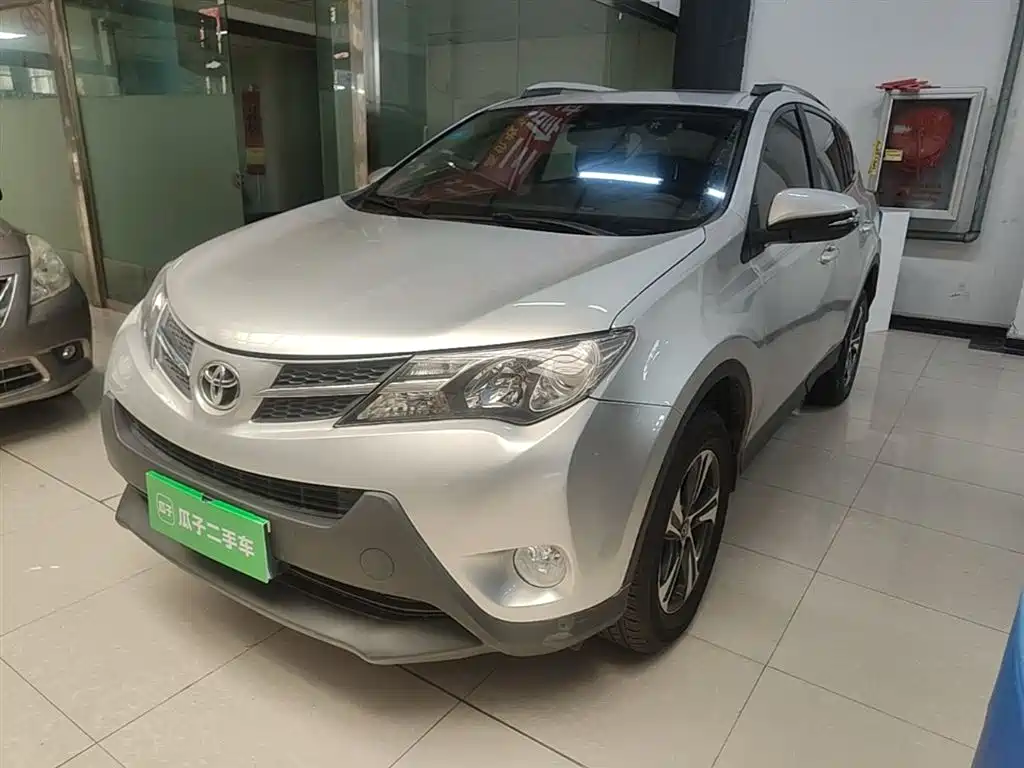 Toyota RAV4 Rongfang 2015 2.0L CVT 2WD Trend Edition фото 2